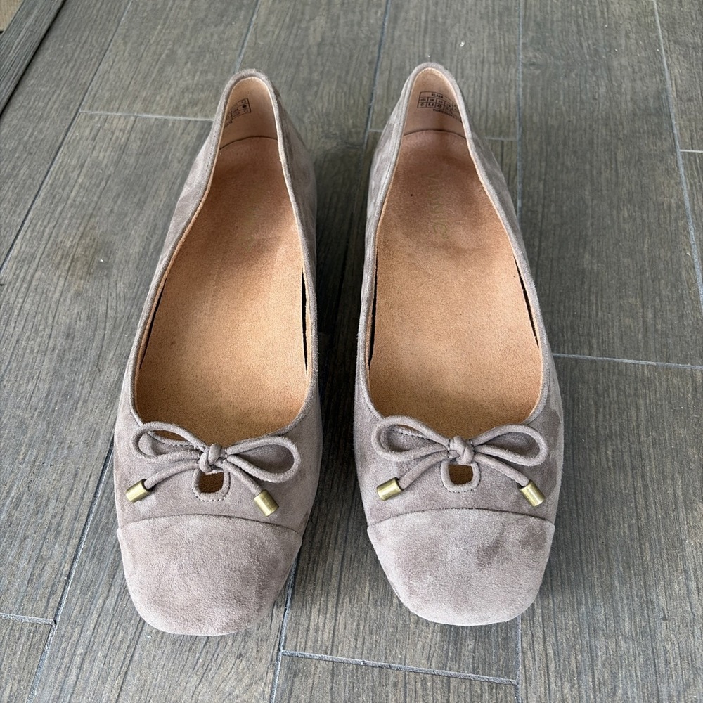 Vionic Ballet Flats 9 WIDE Taupe Grey Suede Klara Bow Arch Support Comfy